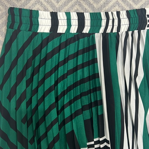 Mango midi skirt knife pleats - Picture 2 of 4